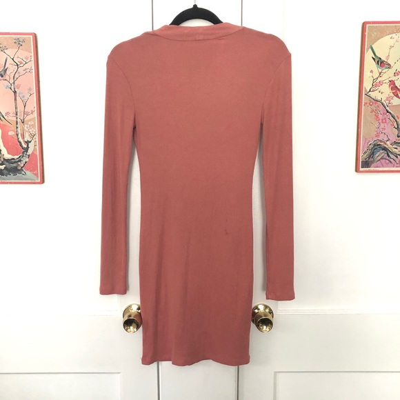 LAST CHANCE! Ribbed Bodycon Dress - Picture 4 of 5